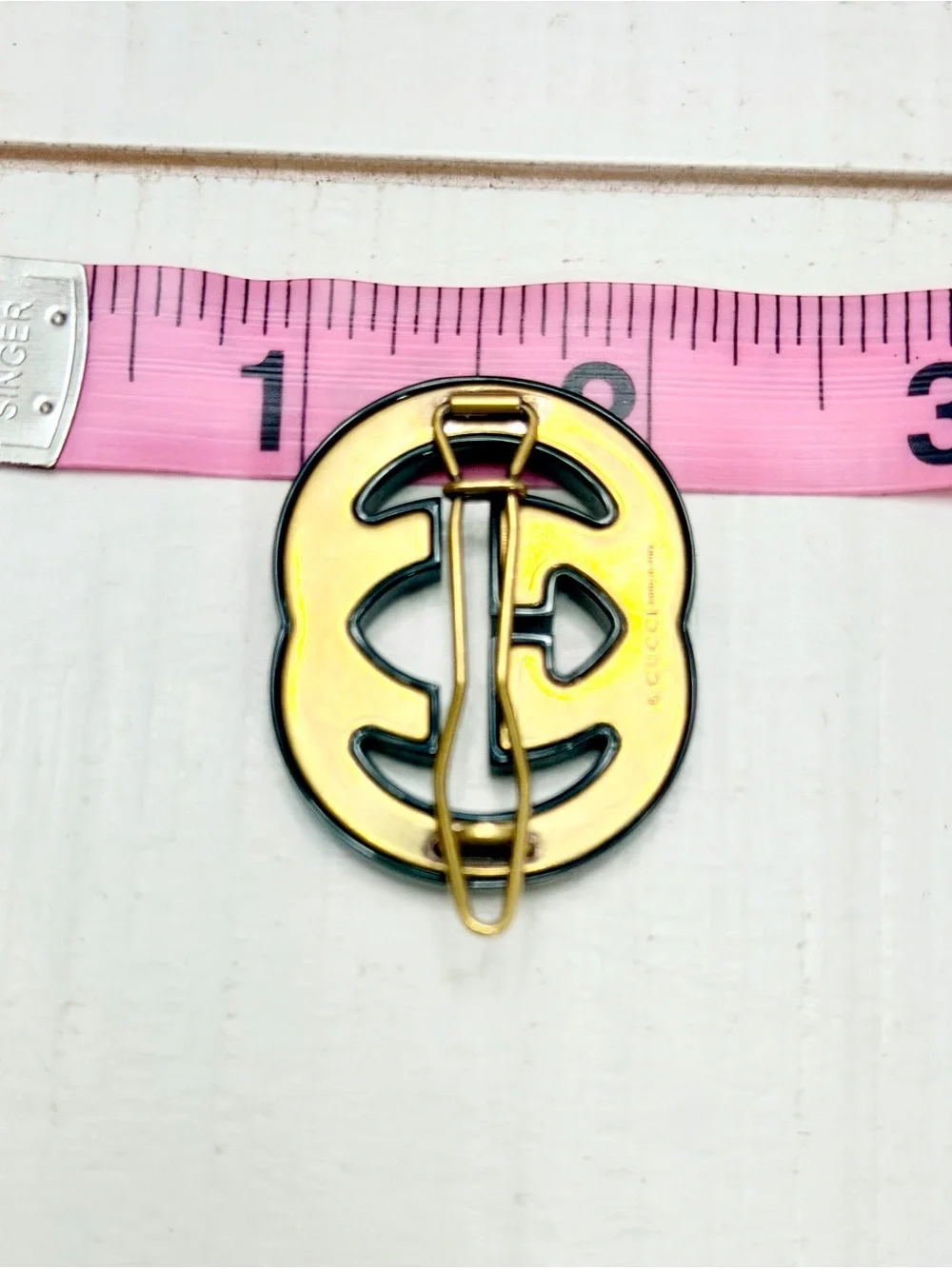 Gucci gg logo